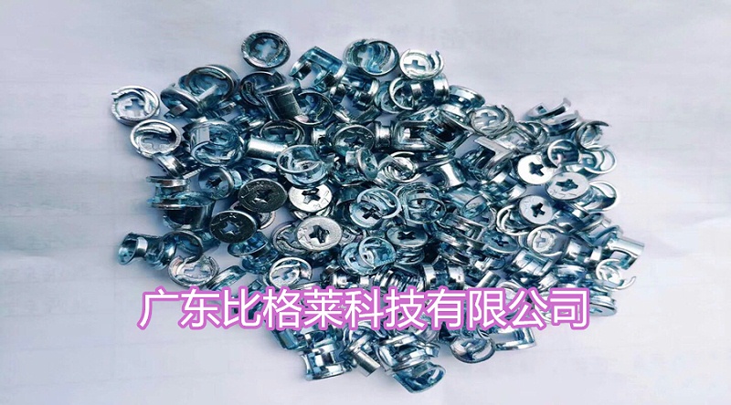 比格萊工程師幫忙處理好鍍液，王師傅能夠正常生產(chǎn)了
